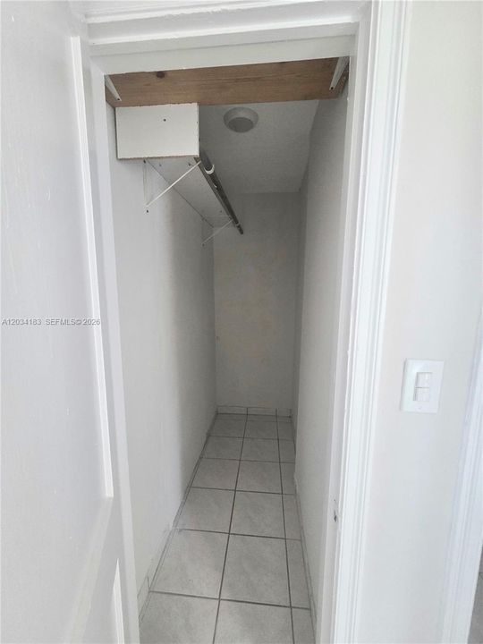 For Rent: $1,400 (0 beds, 1 baths, 400 Square Feet)