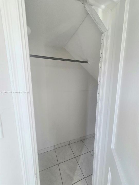 For Rent: $1,400 (0 beds, 1 baths, 400 Square Feet)