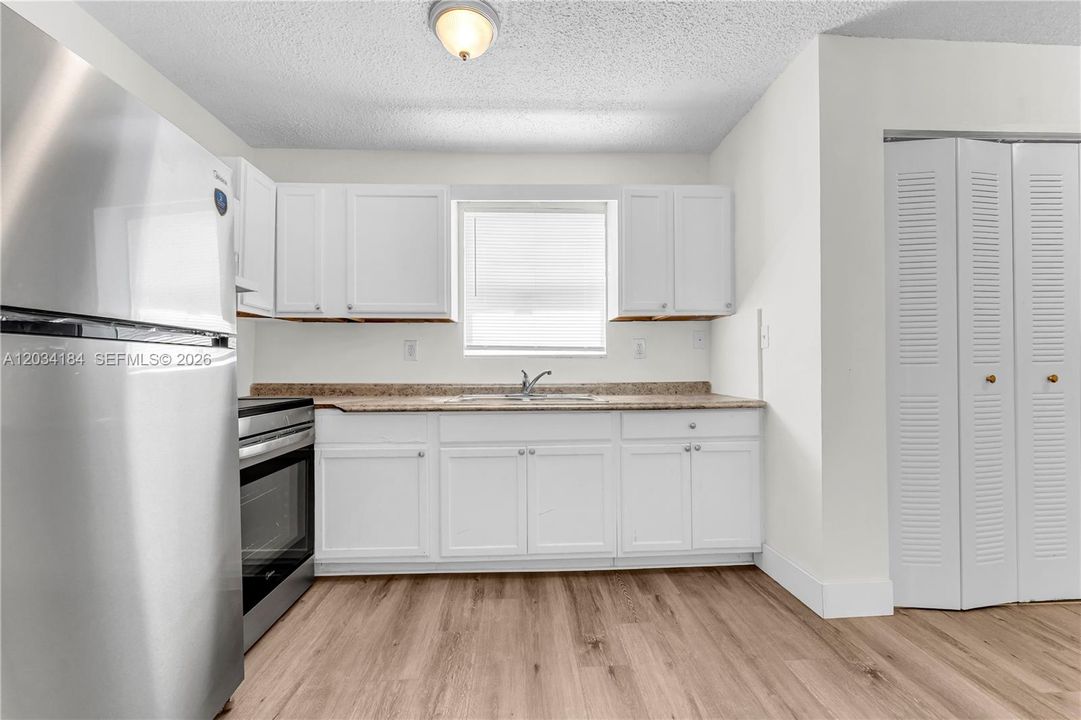 For Rent: $2,100 (2 beds, 1 baths, 1440 Square Feet)