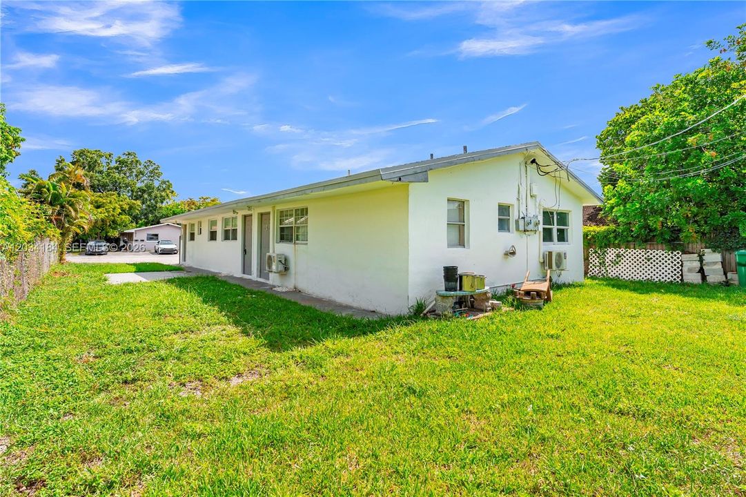 For Rent: $2,100 (2 beds, 1 baths, 1440 Square Feet)