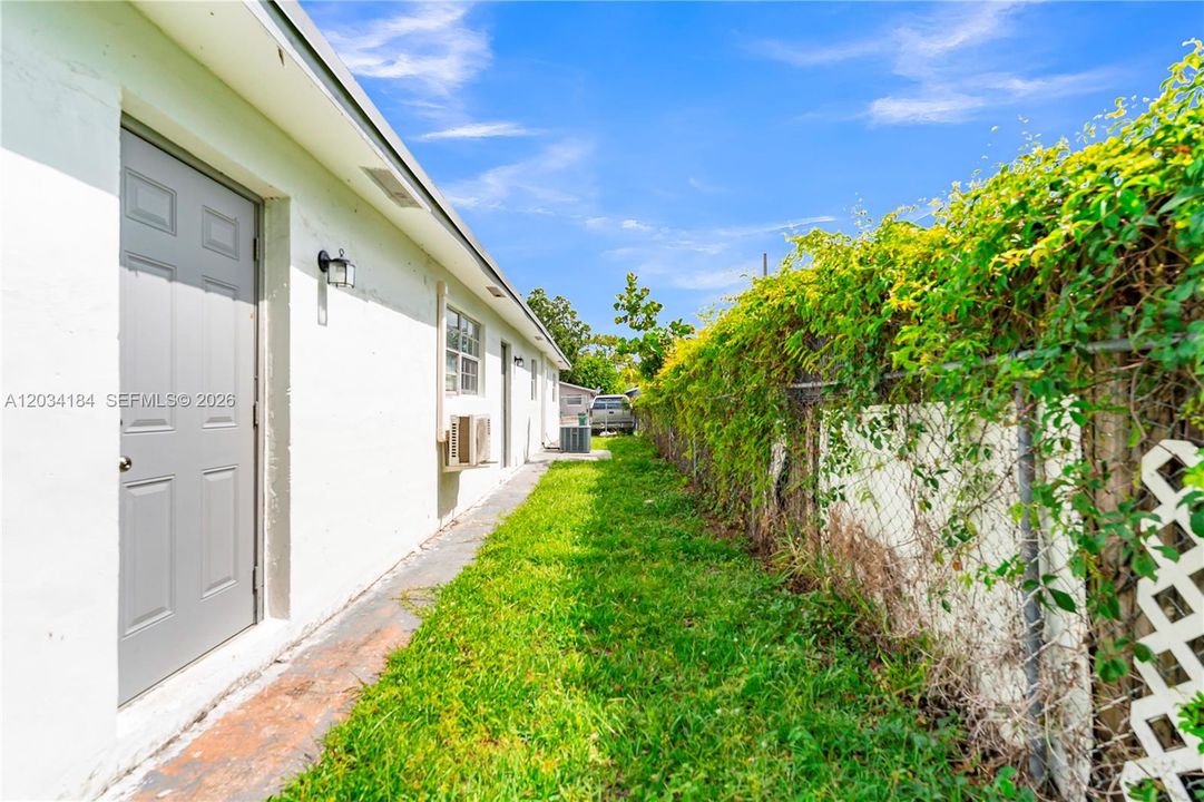 For Rent: $2,100 (2 beds, 1 baths, 1440 Square Feet)