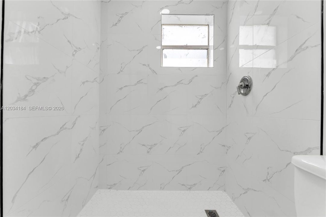 For Rent: $2,100 (2 beds, 1 baths, 1440 Square Feet)