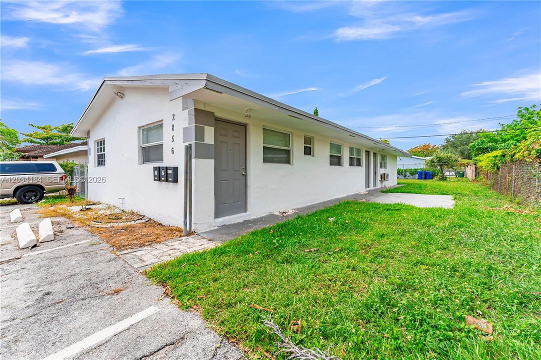 For Rent: $2,100 (2 beds, 1 baths, 1440 Square Feet)