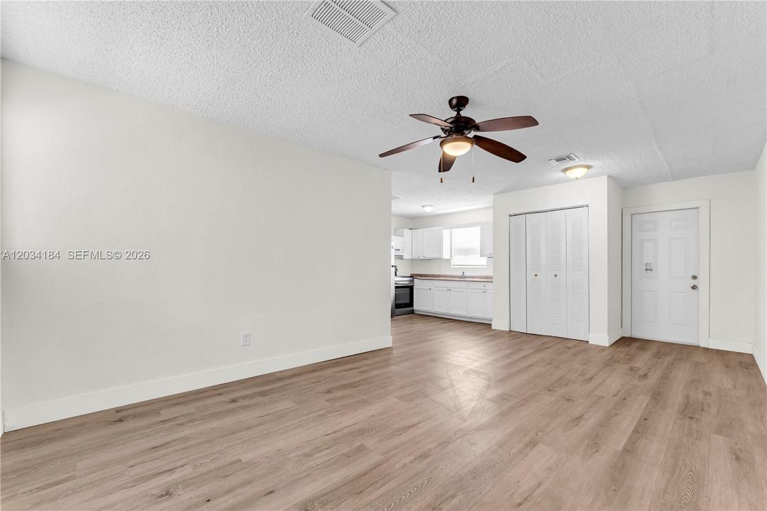 For Rent: $2,100 (2 beds, 1 baths, 1440 Square Feet)