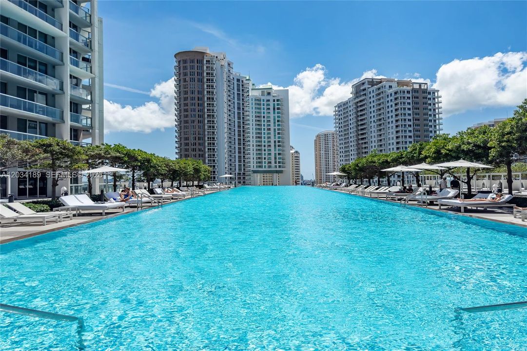 For Sale: $1,300,000 (2 beds, 2 baths, 1168 Square Feet)