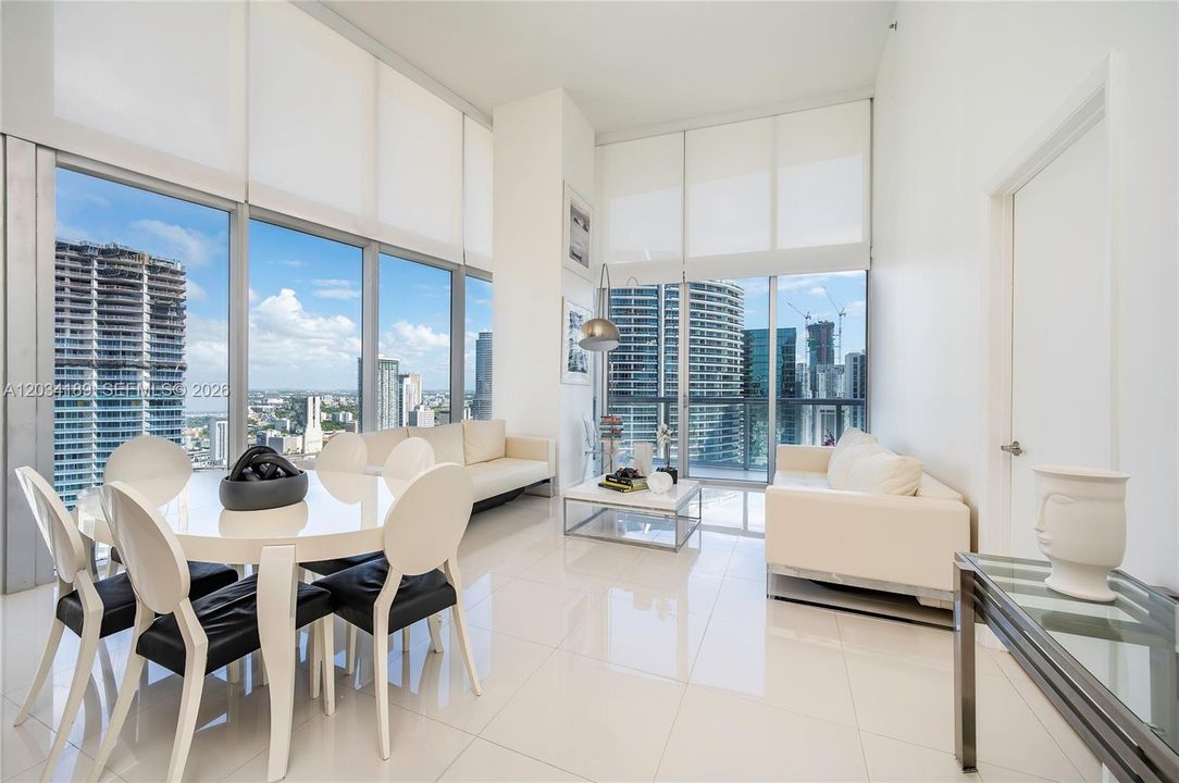 For Sale: $1,300,000 (2 beds, 2 baths, 1168 Square Feet)