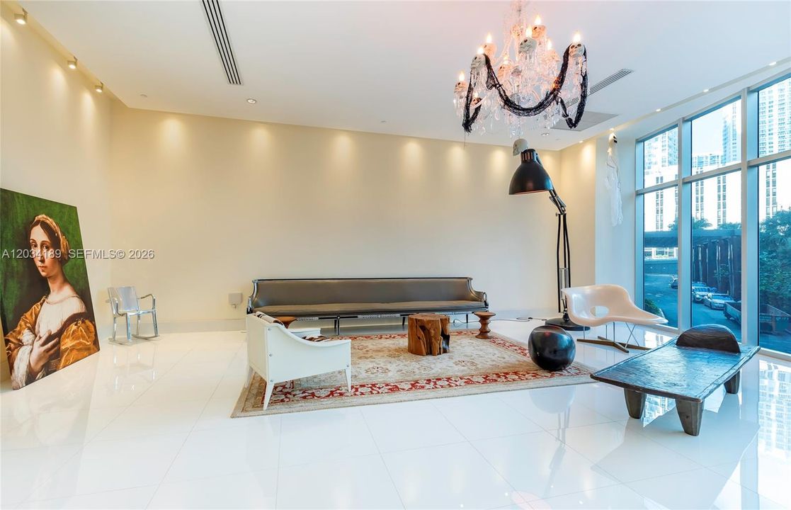 For Sale: $1,300,000 (2 beds, 2 baths, 1168 Square Feet)