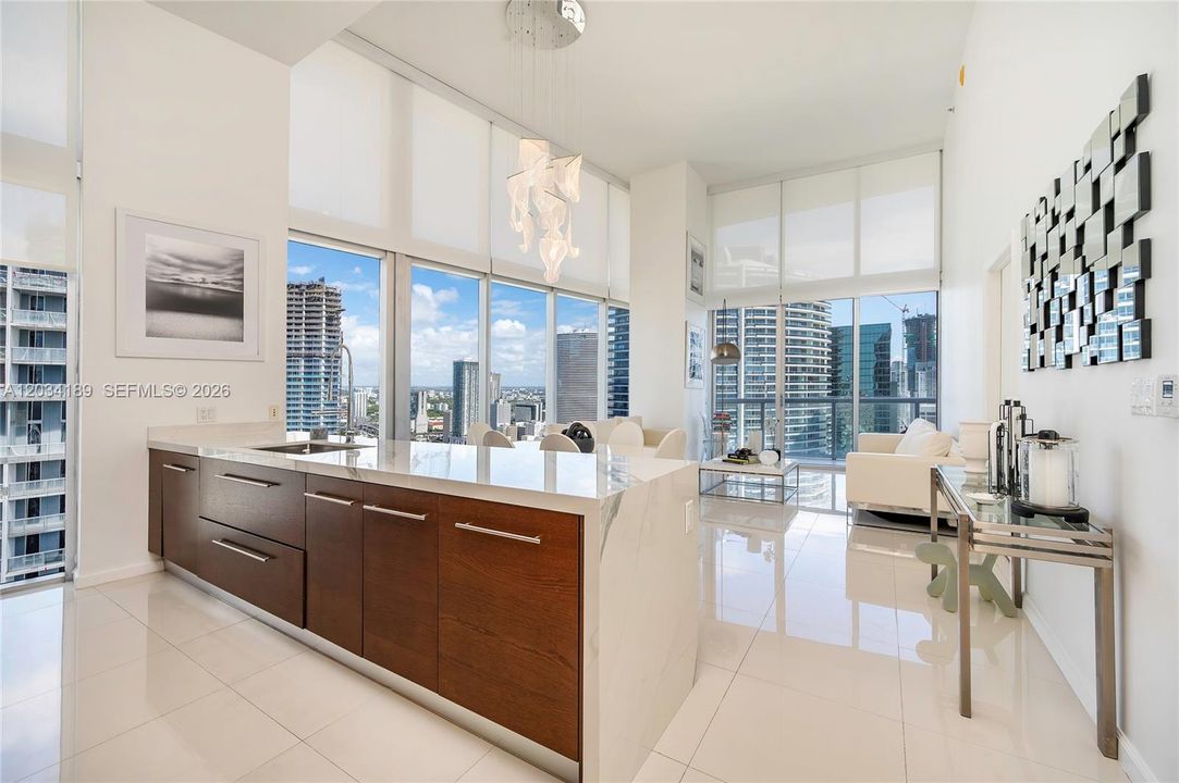 For Sale: $1,300,000 (2 beds, 2 baths, 1168 Square Feet)