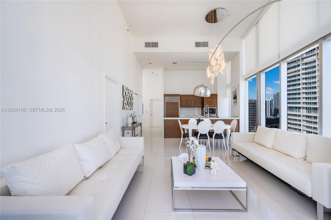 For Sale: $1,300,000 (2 beds, 2 baths, 1168 Square Feet)