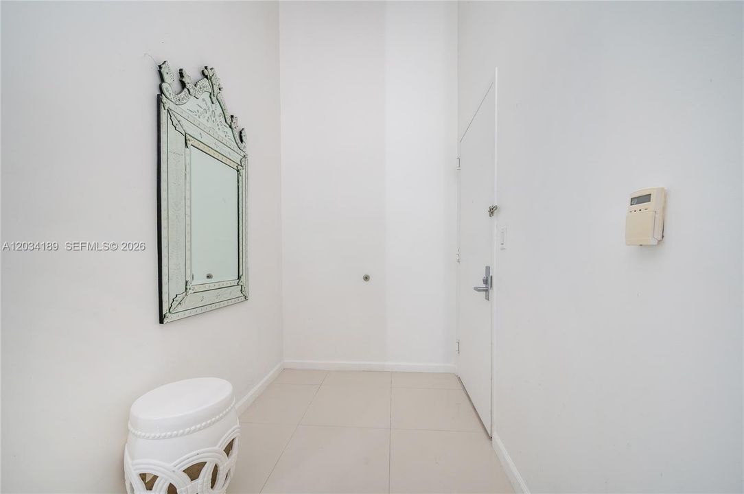 For Sale: $1,300,000 (2 beds, 2 baths, 1168 Square Feet)