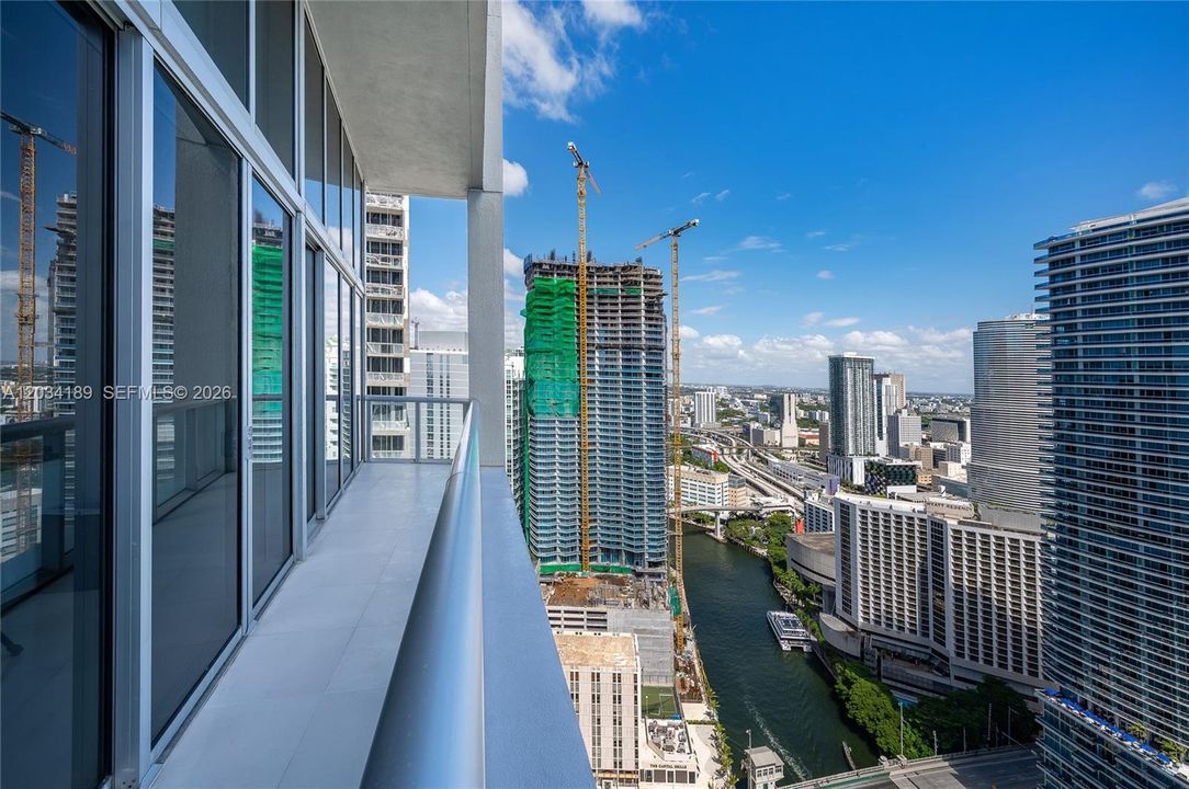 For Sale: $1,300,000 (2 beds, 2 baths, 1168 Square Feet)
