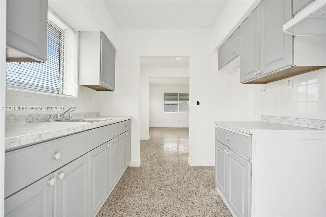 For Rent: $1,895 (1 beds, 1 baths, 6677 Square Feet)
