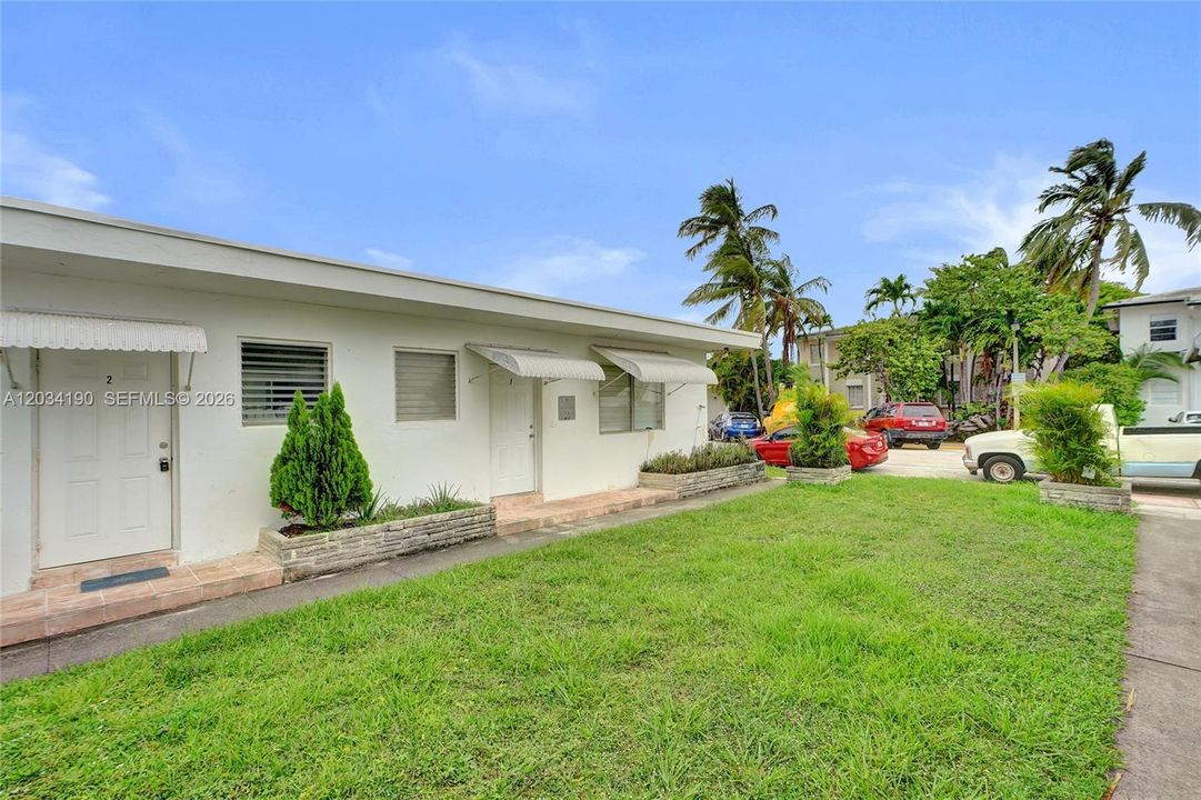 For Rent: $1,895 (1 beds, 1 baths, 6677 Square Feet)