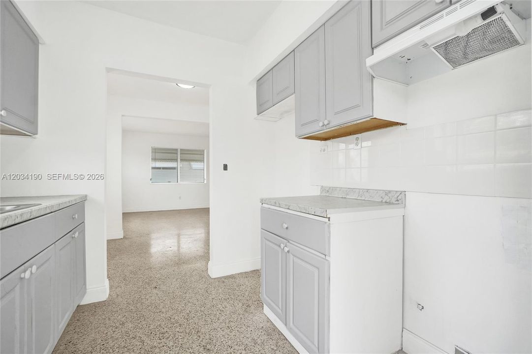 For Rent: $1,895 (1 beds, 1 baths, 6677 Square Feet)