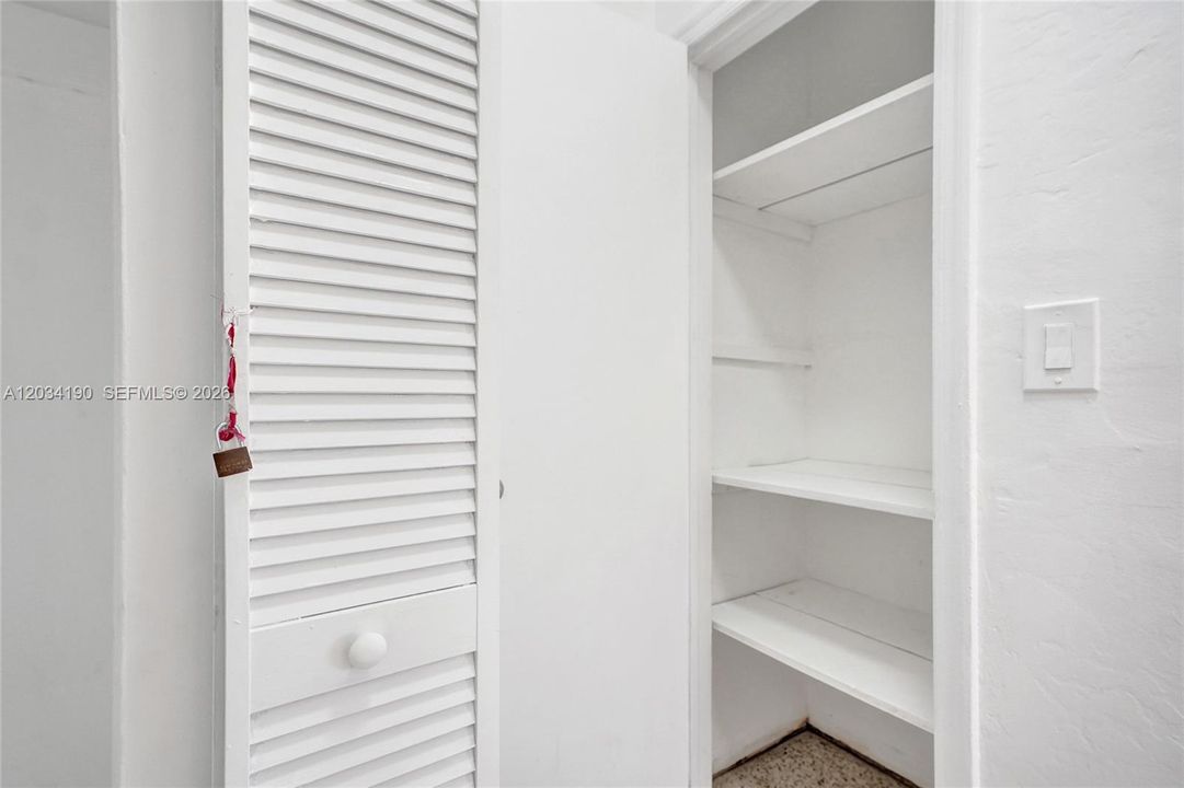 For Rent: $1,895 (1 beds, 1 baths, 6677 Square Feet)