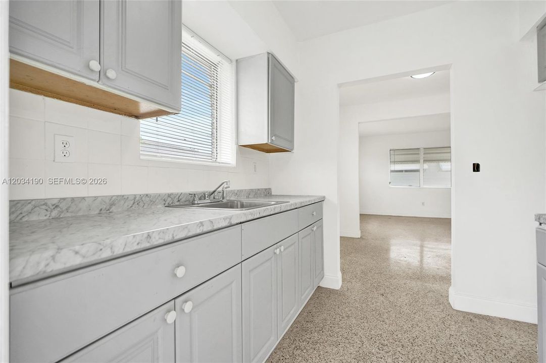 For Rent: $1,895 (1 beds, 1 baths, 6677 Square Feet)