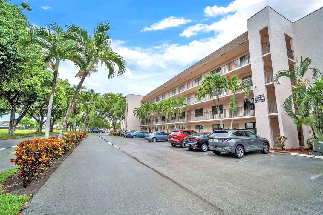 For Sale: $175,000 (2 beds, 2 baths, 1367 Square Feet)