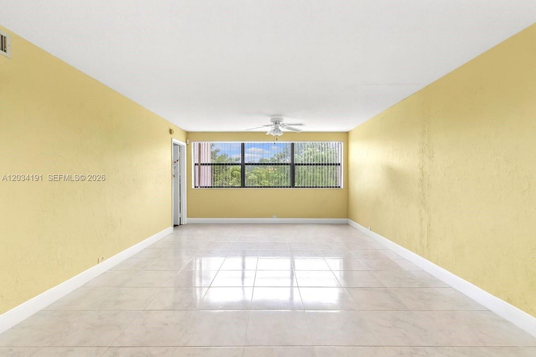 For Sale: $175,000 (2 beds, 2 baths, 1367 Square Feet)