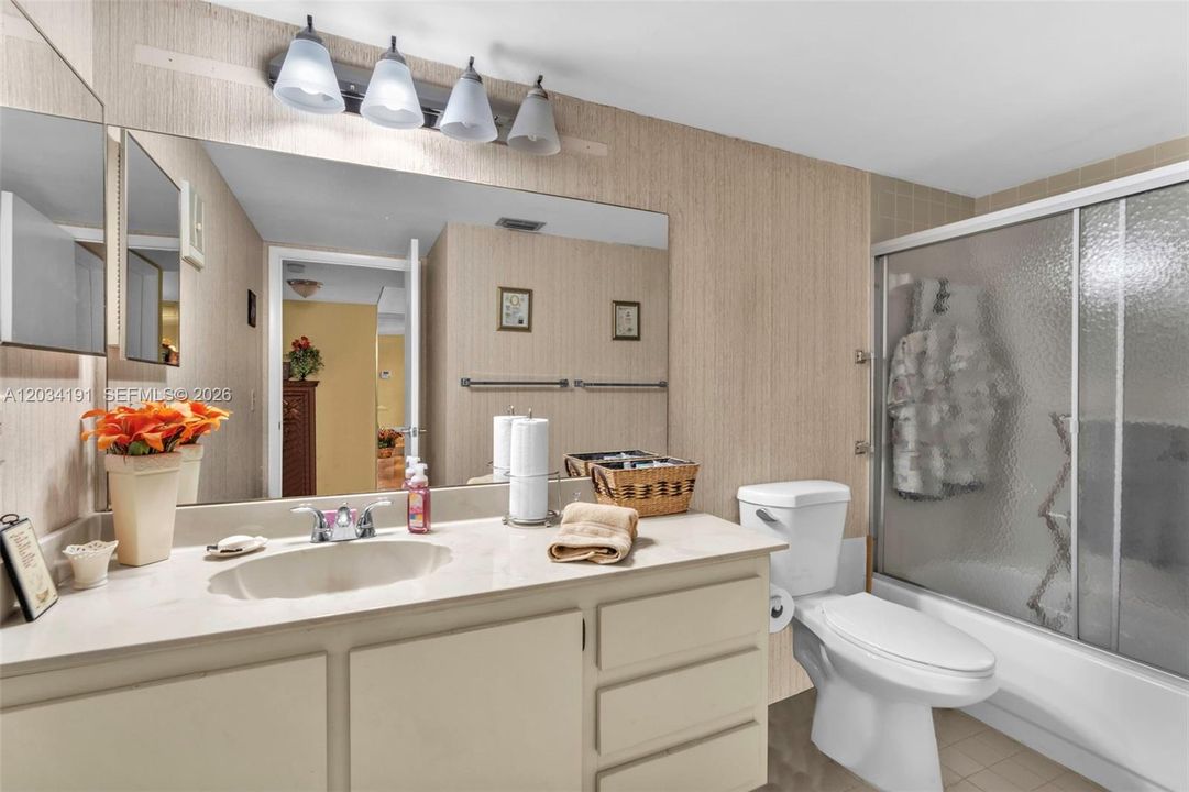 For Sale: $175,000 (2 beds, 2 baths, 1367 Square Feet)