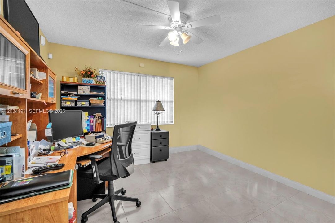 For Sale: $175,000 (2 beds, 2 baths, 1367 Square Feet)