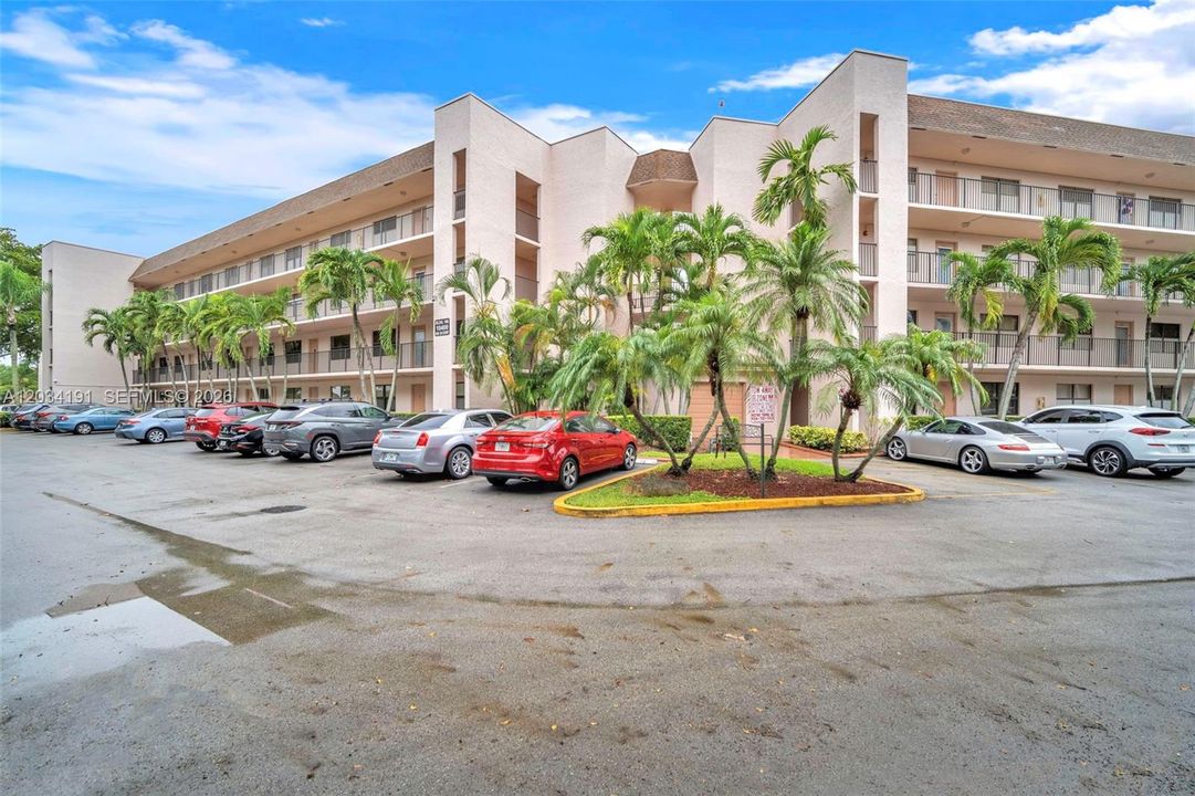 For Sale: $175,000 (2 beds, 2 baths, 1367 Square Feet)