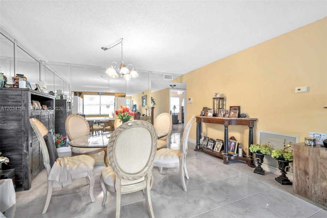 For Sale: $175,000 (2 beds, 2 baths, 1367 Square Feet)