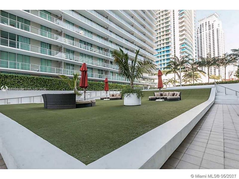 For Rent: $2,600 (1 beds, 1 baths, 693 Square Feet)