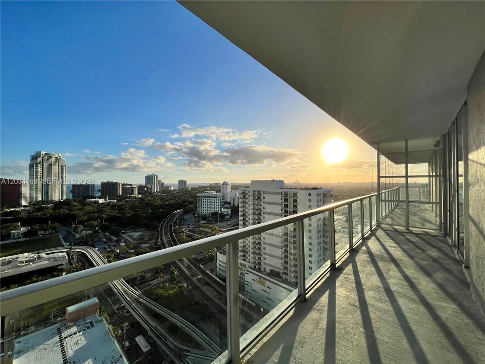 For Rent: $2,600 (1 beds, 1 baths, 693 Square Feet)