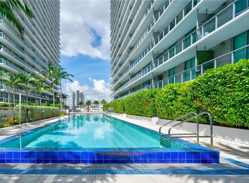 For Rent: $2,600 (1 beds, 1 baths, 693 Square Feet)