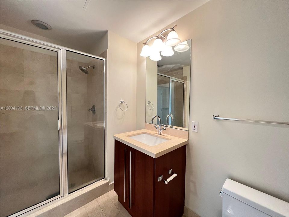 For Rent: $2,600 (1 beds, 1 baths, 693 Square Feet)