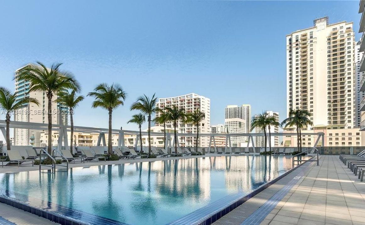 For Rent: $2,600 (1 beds, 1 baths, 693 Square Feet)