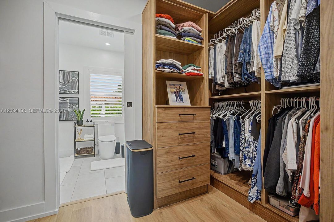 В аренду: $6,800 (2 спален, 2 ванн, 1071 Квадратных фут)