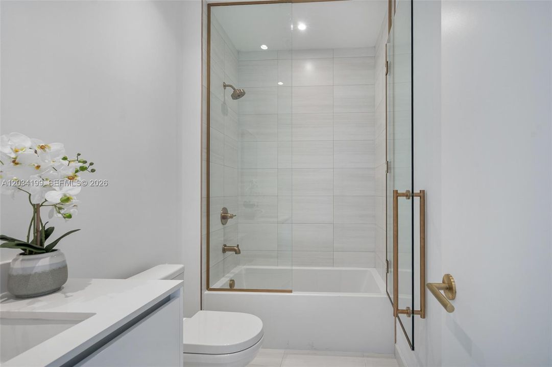 В аренду: $21,000 (3 спален, 3 ванн, 1603 Квадратных фут)