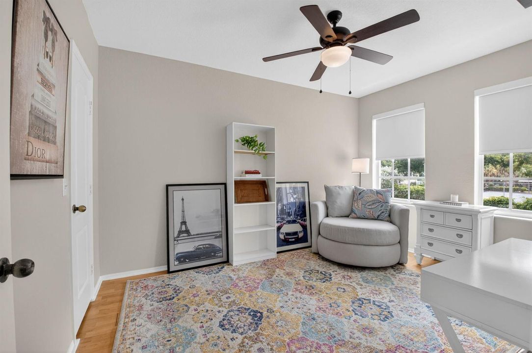SPACIOUS GUEST ROOM/OFFICE