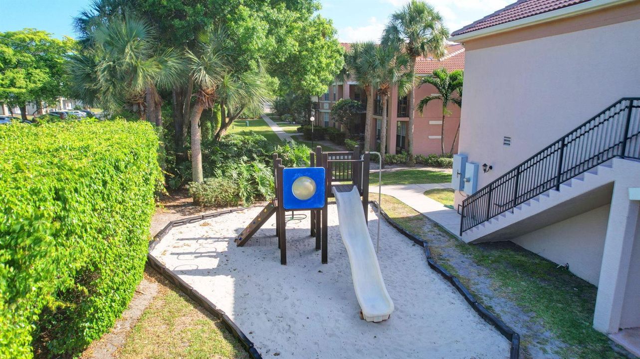 COMMUNITY PLAYGROUND