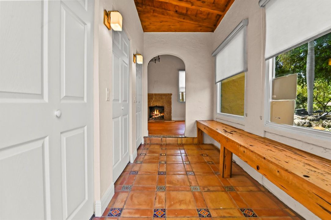 05 Hallway 01