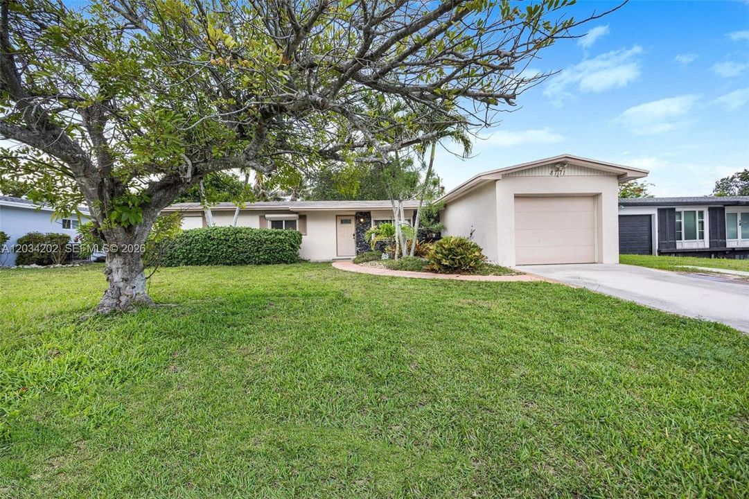 For Sale: $600,000 (4 beds, 2 baths, 1584 Square Feet)