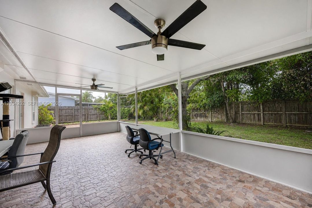 For Sale: $600,000 (4 beds, 2 baths, 1584 Square Feet)