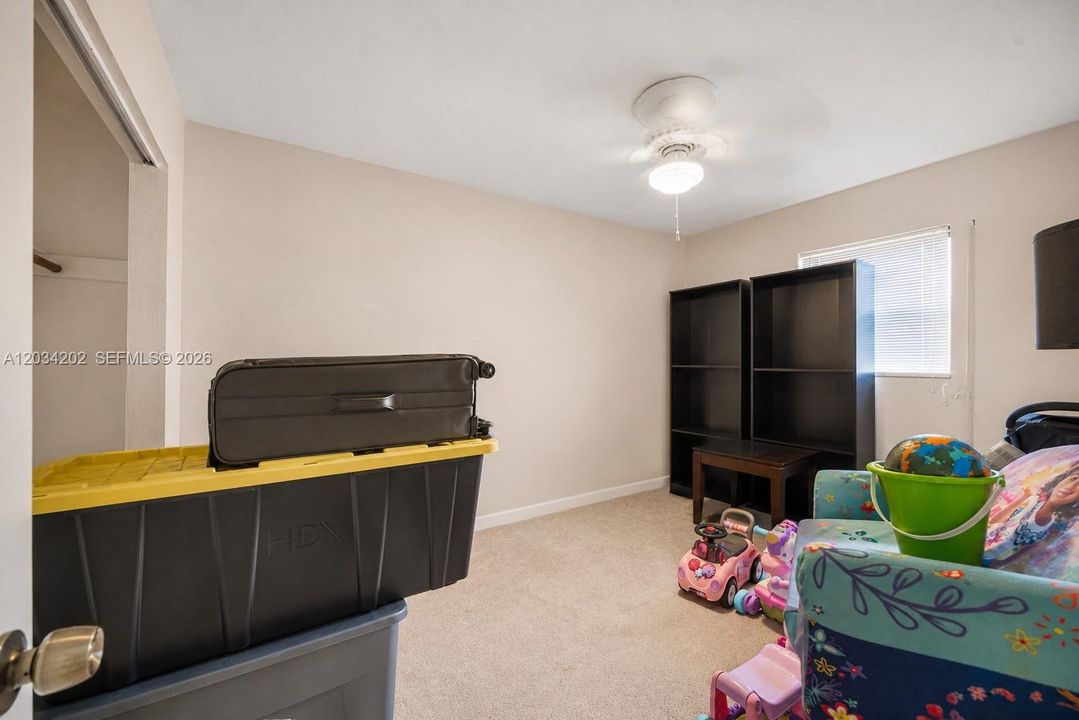 For Sale: $600,000 (4 beds, 2 baths, 1584 Square Feet)
