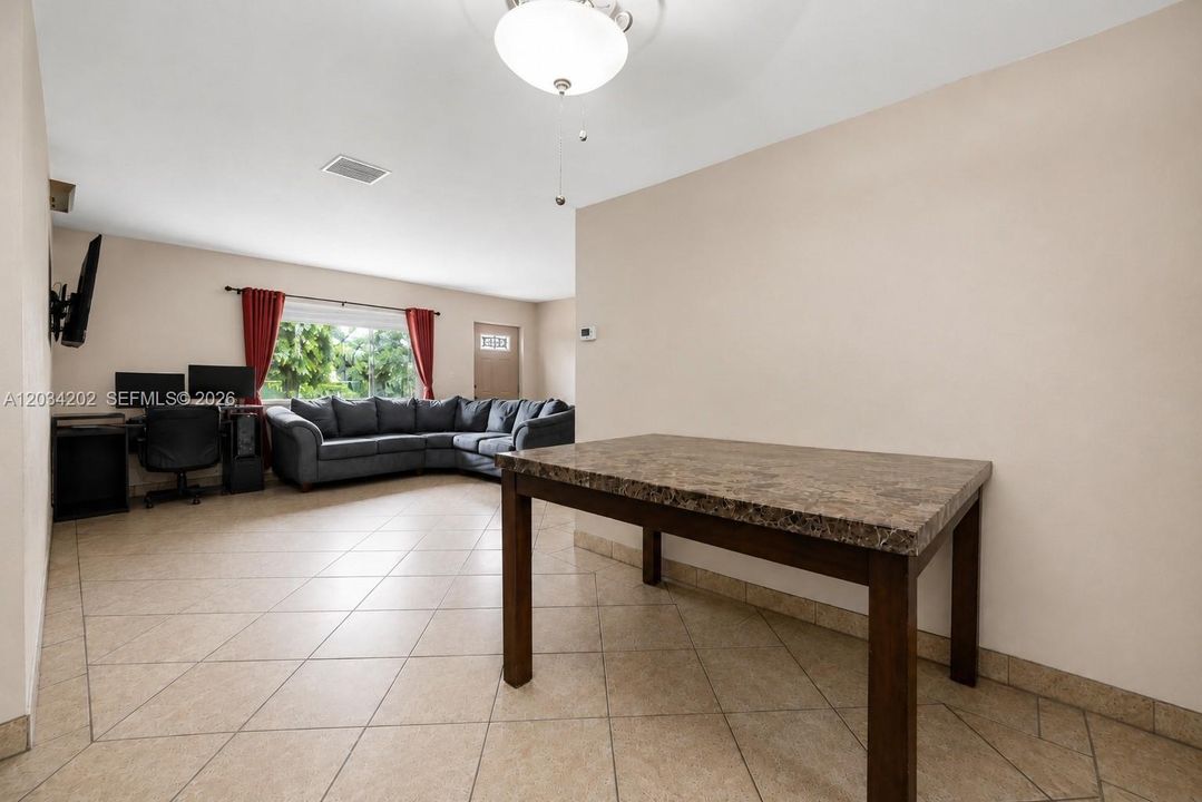 For Sale: $600,000 (4 beds, 2 baths, 1584 Square Feet)