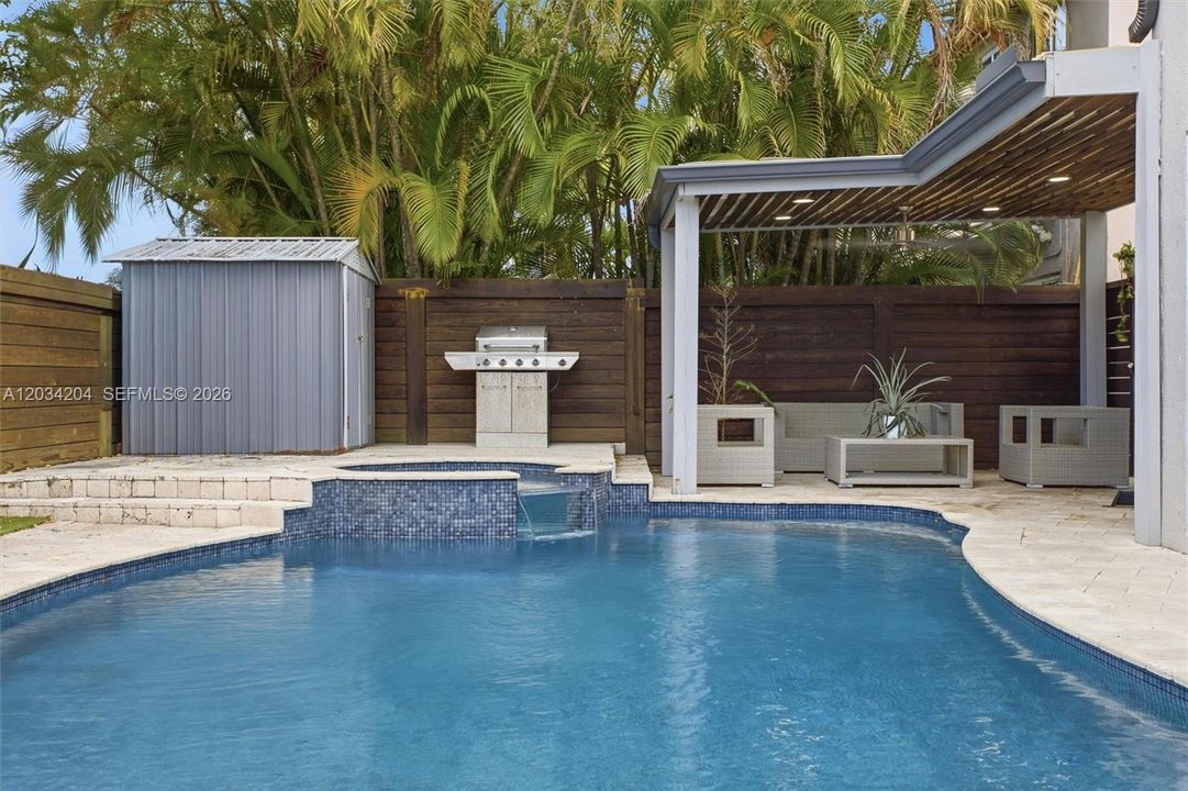 На продажу: $720,000 (3 спален, 2 ванн, 1668 Квадратных фут)