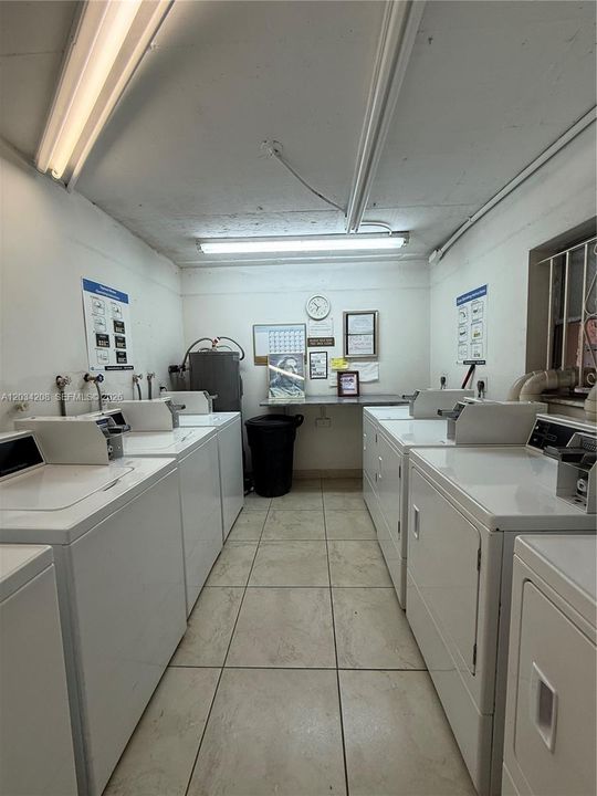 For Rent: $1,850 (2 beds, 1 baths, 726 Square Feet)