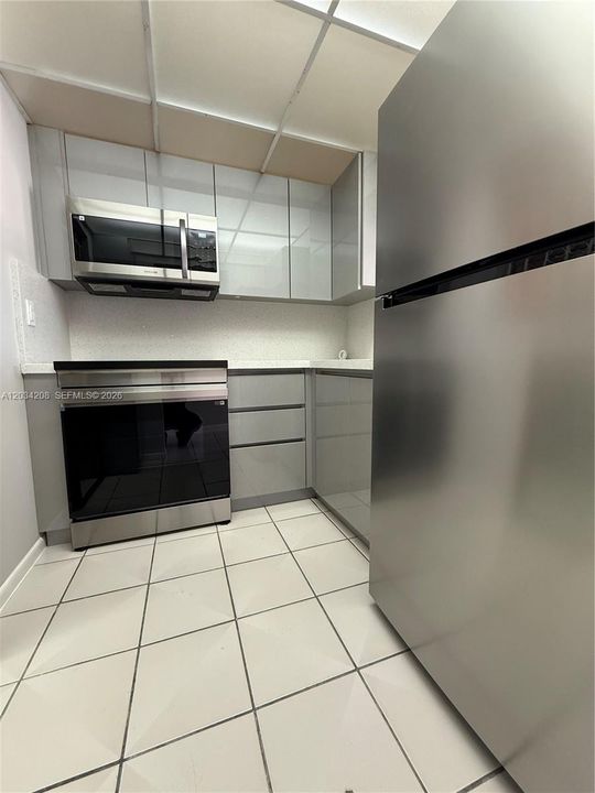 For Rent: $1,850 (2 beds, 1 baths, 726 Square Feet)