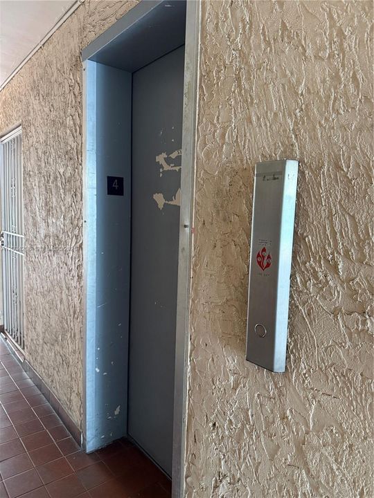 For Rent: $1,850 (2 beds, 1 baths, 726 Square Feet)