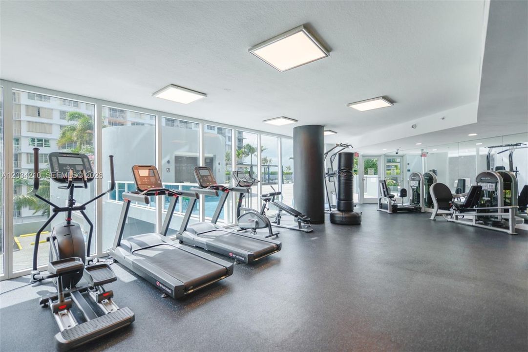For Sale: $425,000 (2 beds, 2 baths, 1221 Square Feet)
