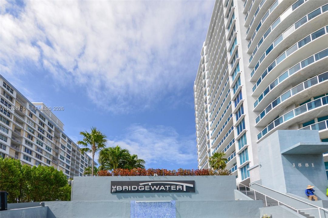 For Sale: $425,000 (2 beds, 2 baths, 1221 Square Feet)