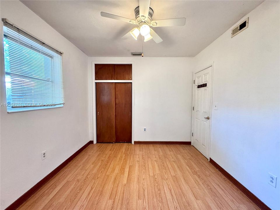 For Sale: $460,000 (3 beds, 2 baths, 1968 Square Feet)