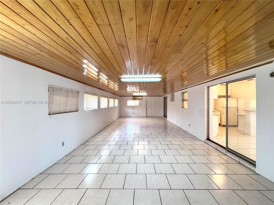 For Sale: $460,000 (3 beds, 2 baths, 1968 Square Feet)