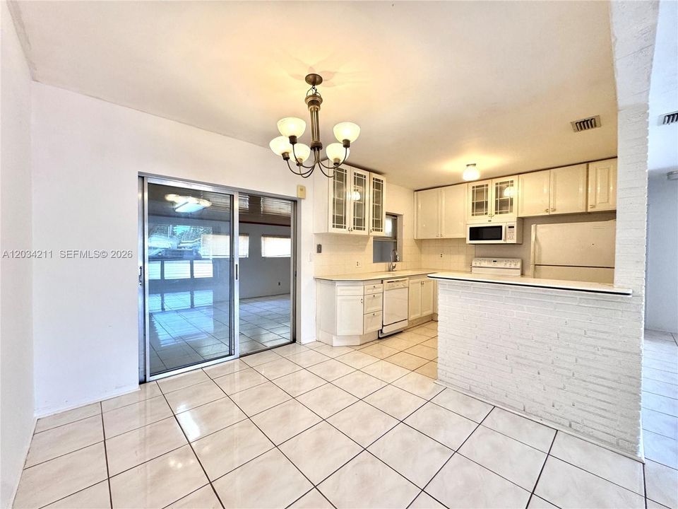 For Sale: $460,000 (3 beds, 2 baths, 1968 Square Feet)