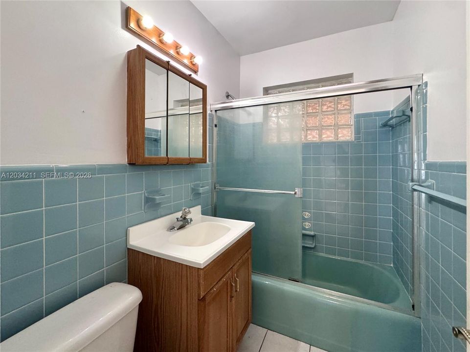 For Sale: $460,000 (3 beds, 2 baths, 1968 Square Feet)